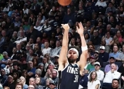 开云体育在线-独行侠完胜灰熊，锡安状态火热