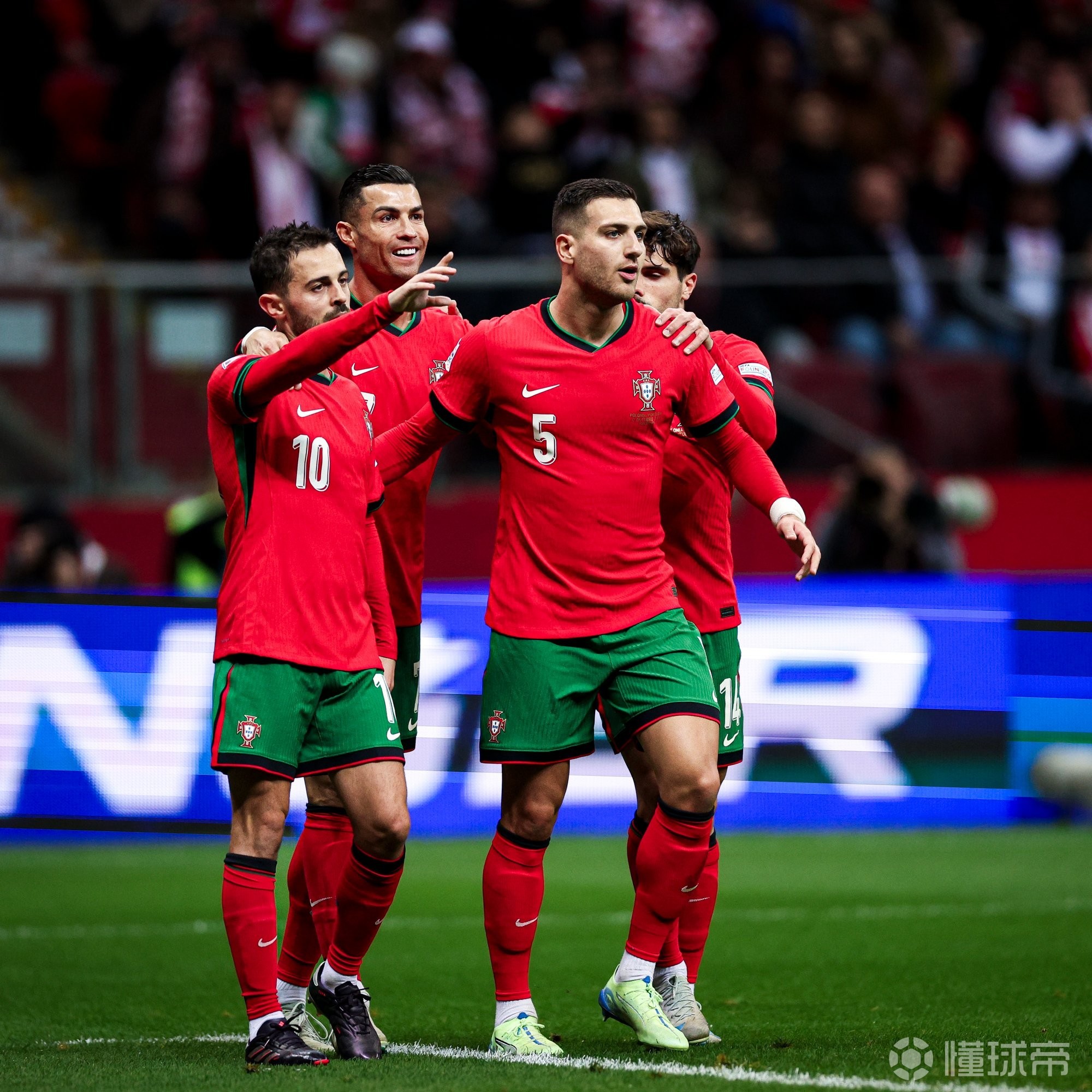 关于一场胜利的比赛，欧国联球队掀起狂热浪潮的信息