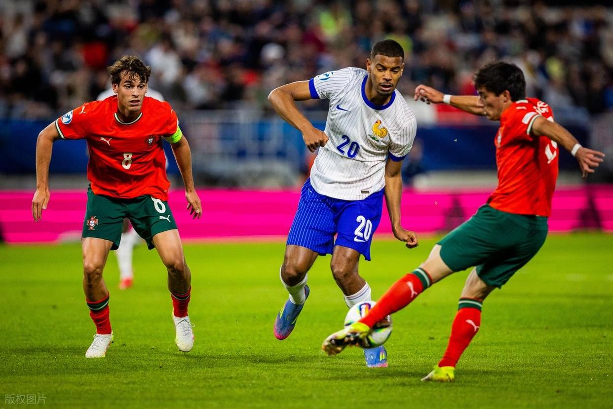 波兰队逆转胜葡萄牙,晋级欧洲杯八强 波兰队逆转胜葡萄牙,晋级欧洲杯八强