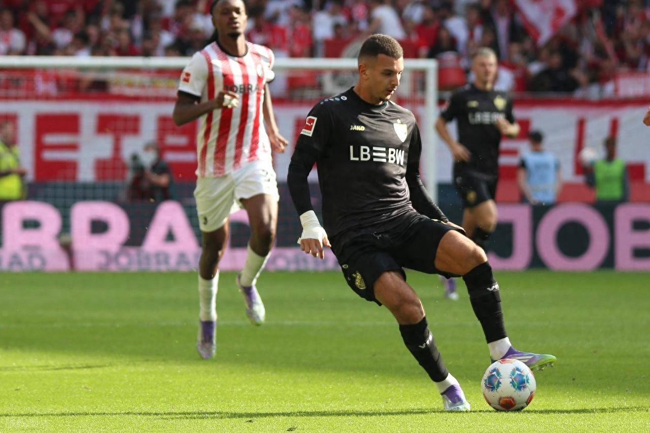 斯图加特客场作战，稳固防线迎战对手