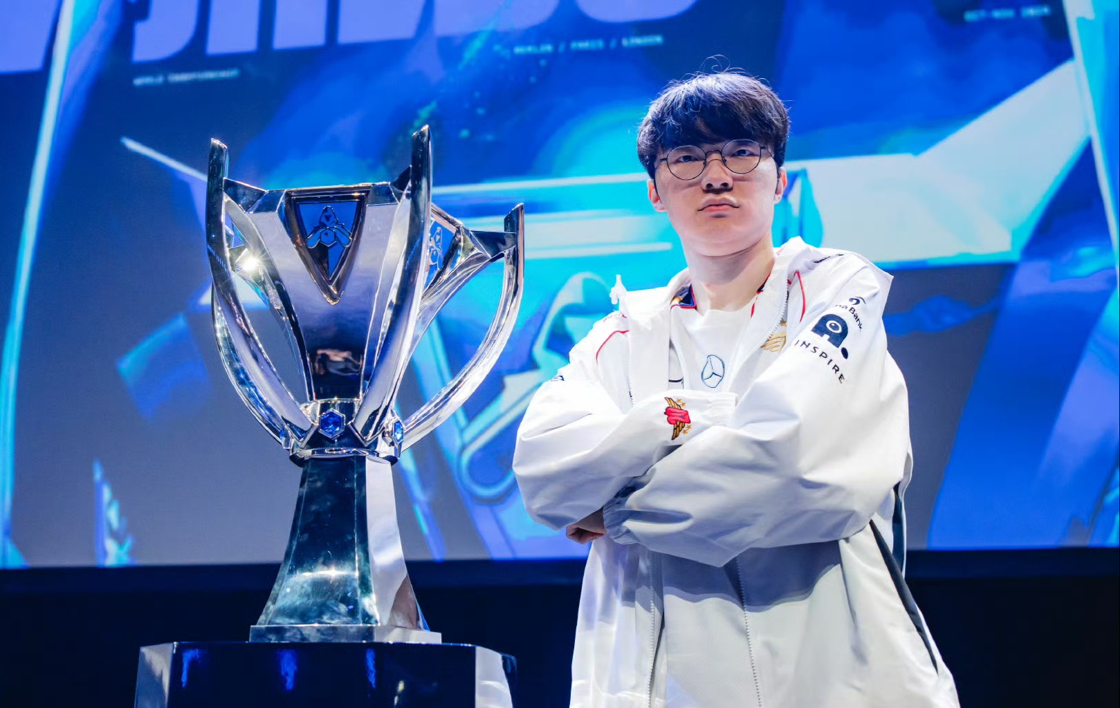 皇家马德里翻盘EDG，Faker拿下关键大龙焦点之战总决赛，让粉丝疯狂欢呼的简单介绍