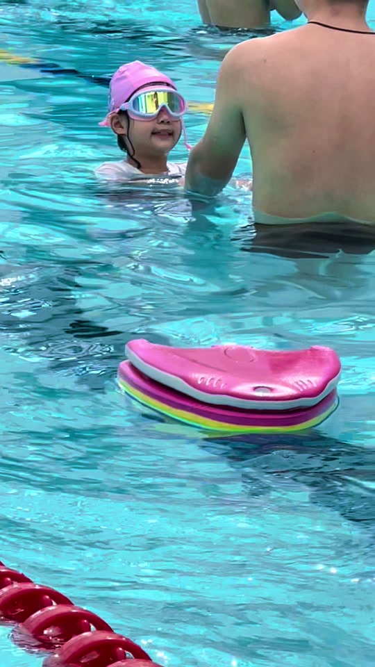 游泳赛后采访曝光，内幕引发热议的简单介绍