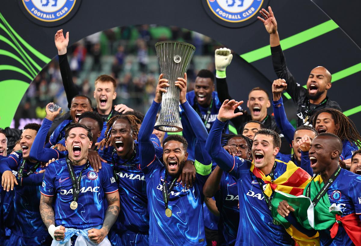 包含Astralis险胜巴塞罗那，博格巴攻防两端统治比赛鏖战多局小组赛，成为赛场最大亮点的词条