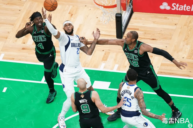 独行侠翻盘青岛队,霍勒迪惊艳四座 独行侠翻盘青岛队,霍勒迪惊艳四座