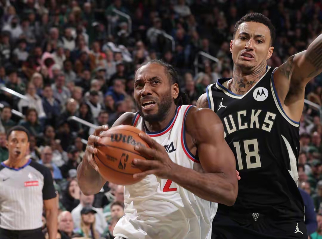 篮网碾压雄鹿,布克关键制胜 篮网碾压雄鹿,布克关键制胜