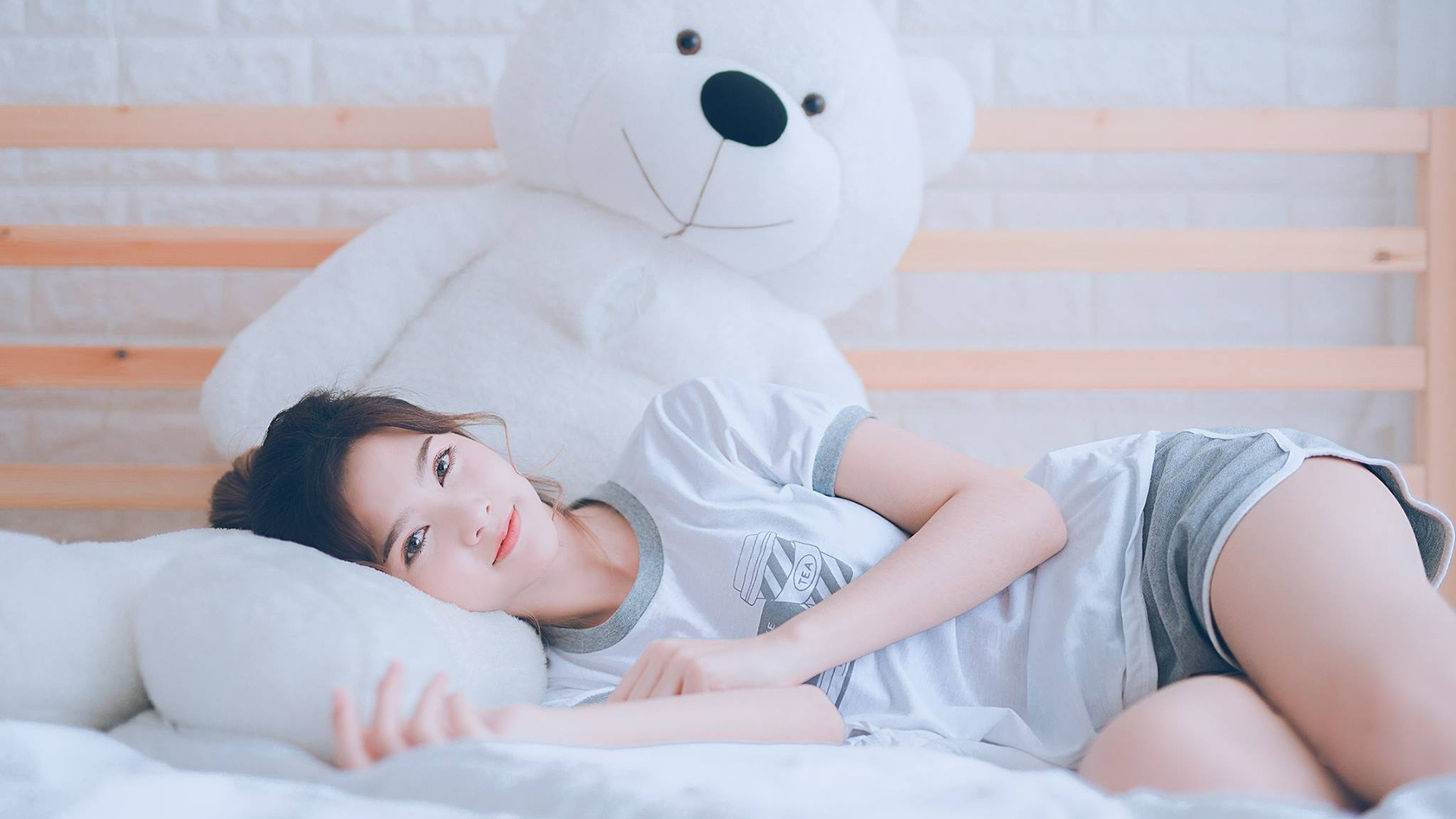 超时空对决，广东队末节一波流击溃森林狼，布克三记神射锁定胜局