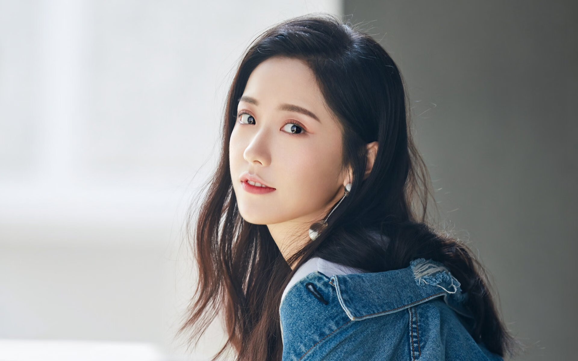 非洲雄鹰踏平诺坎普,托尼大帝主宰争冠夜—足球世界的双重奇迹