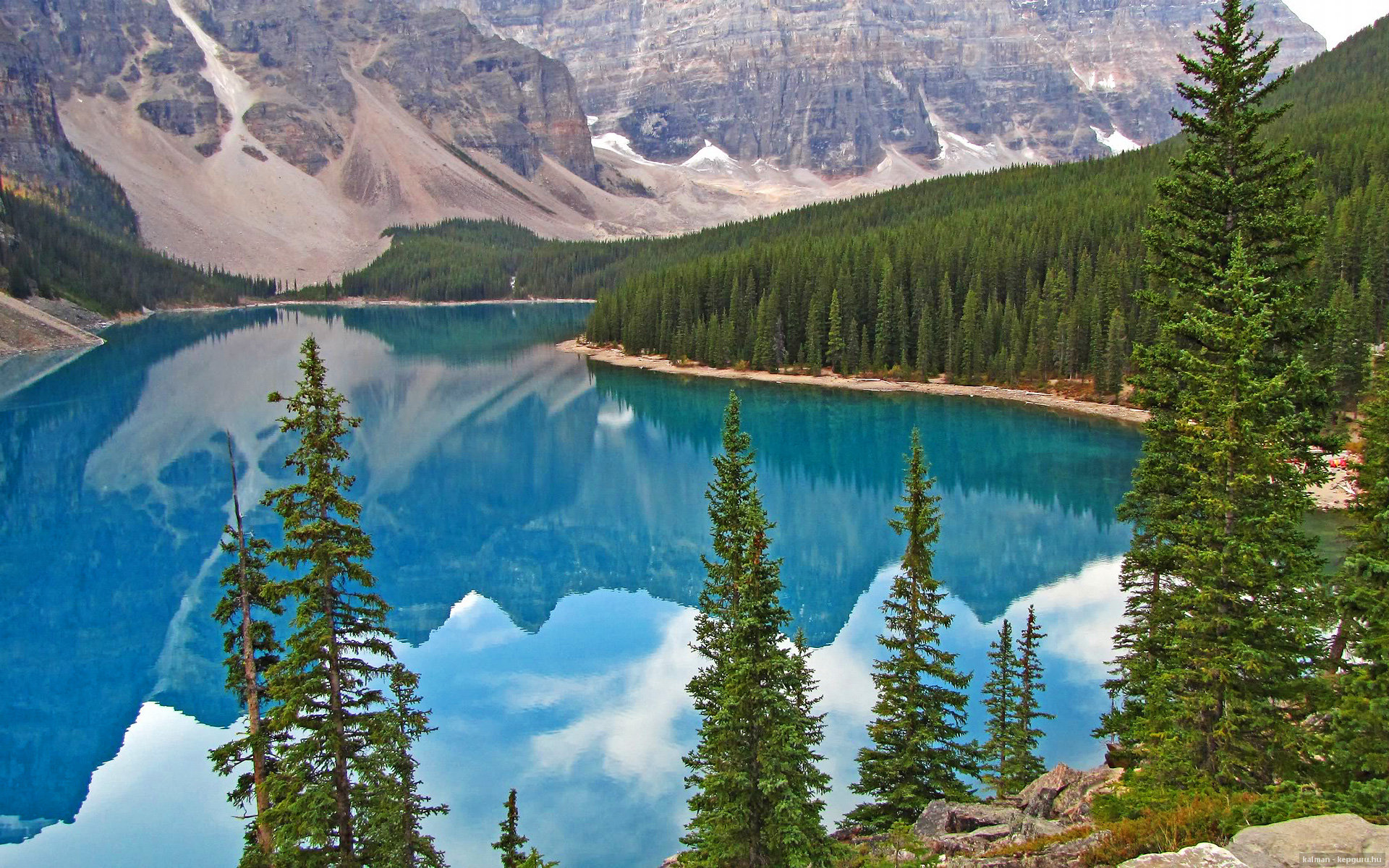 时空交错，当伯纳乌屏息凝神，罗马城已响起终场哨