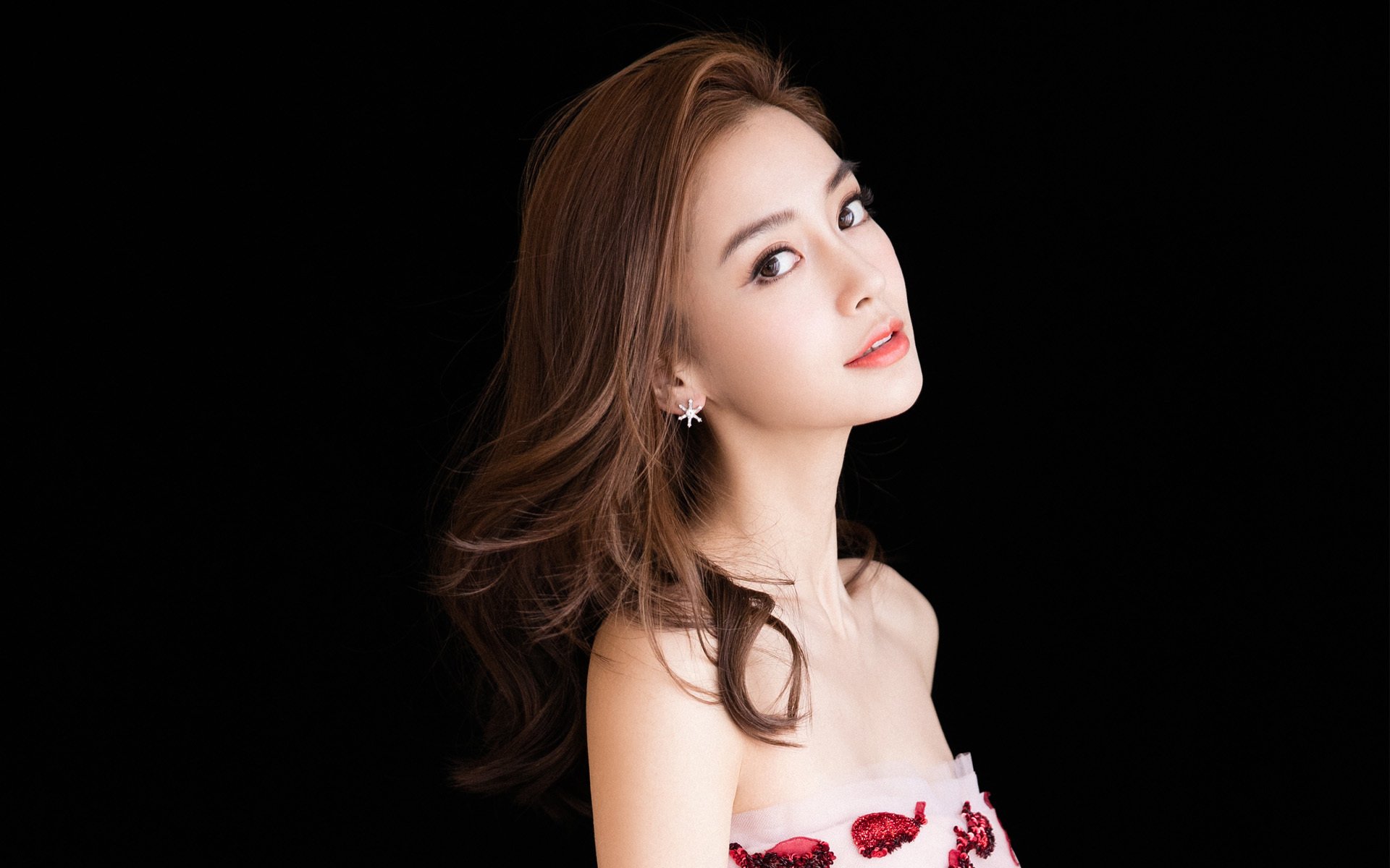 王者之舞,布鲁诺梅开二度助勒沃库森完胜皇家社会